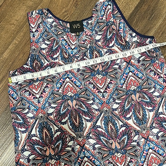 Floral Patterned Sleeveless Top - Red, Blue, White - Picture 6 of 6